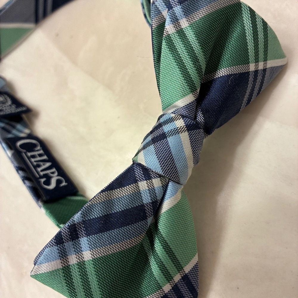 Chaps navy/green plaid kid bow tie (ages 5-7)